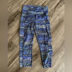 Lululemon leggings — Capri